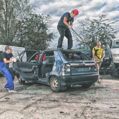 car-demolition-prague-3.jpg image 2