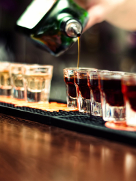 Tournée des Bars avec 5 shots de Vodka Cracovie