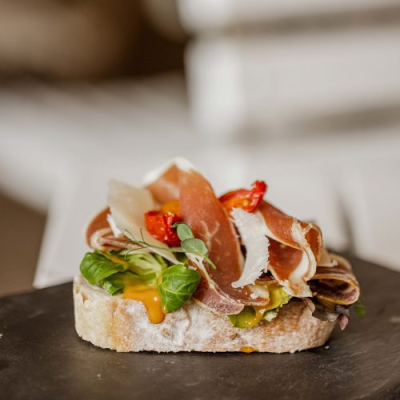 2pQXhnp4U45zHyzzJX87nQ-serrano-sonkas-500x500.jpg image 2