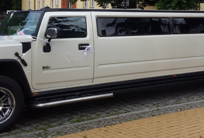 Berlin Hummer Limousine Stretch image 3