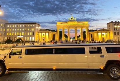 Berlin Hummer Limousine Stretch image 1