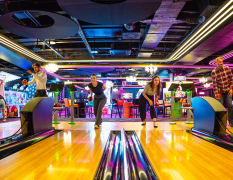 Prague Bowling duckpins image 3