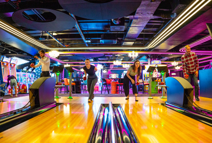 Prague Bowling duckpins image 3