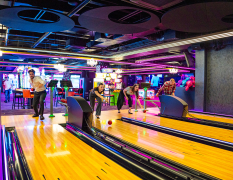 Prague Bowling duckpins image 4