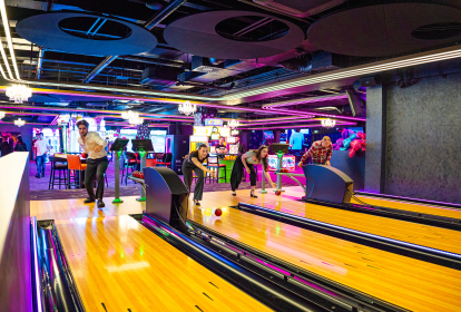 Prague Bowling duckpins image 4