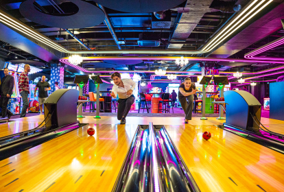 Prague Bowling duckpins image 5