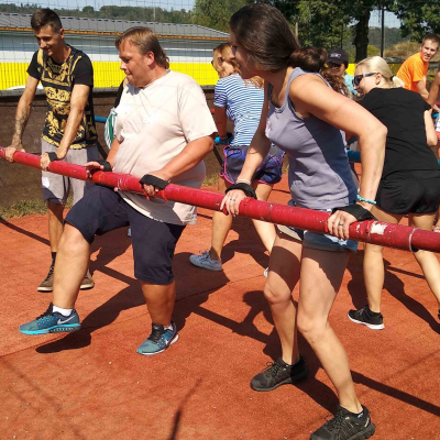 3pf9lLxRzAzVmbftlgluk0-human-table-football-prague-4.jpg image 5