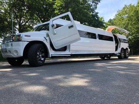 Hummer Phantom (Max. 20 Pax)