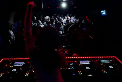 Lisbonne Table VIP en boite image 2