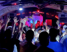 Lisbonne Table VIP en boite image 3