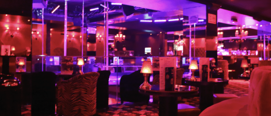 Paris Club de strip-tease VIP image 1