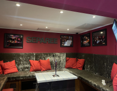 Hamburg Pizza, Bières et Striptease image 3