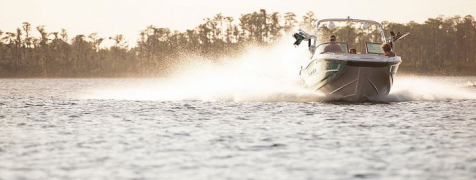 Vienne Pilotage d'un bateau à moteur sur le Danube image 3