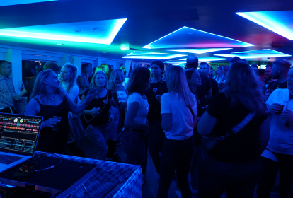 Hamburg Party Boat image 5