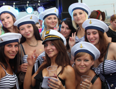 Hamburg Party Boat image 4