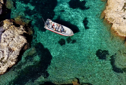 Aix-Marseille Bateau et Sports Nautiques image 4