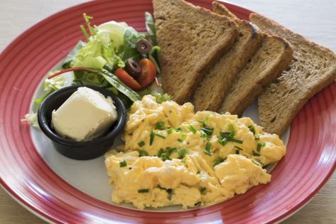 Petit-déj avec œufs et extra