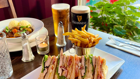 Déjeuner entrée-plat-dessert