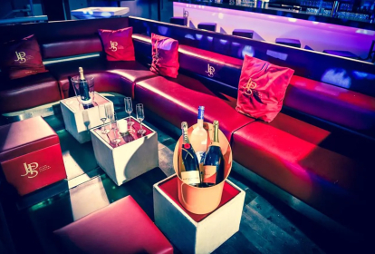 Cologne Boîte de nuit VIP, table et consos max image 6