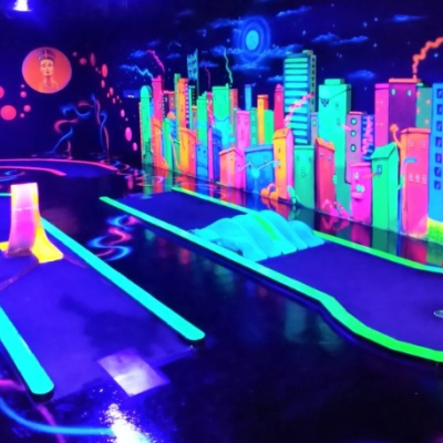 minigolf-blacklight-berlin.jpg image 2
