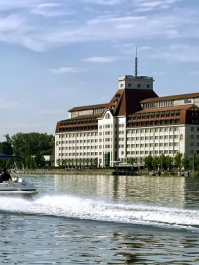 Bateau à moteur de Vienne à Bratislava Vienne