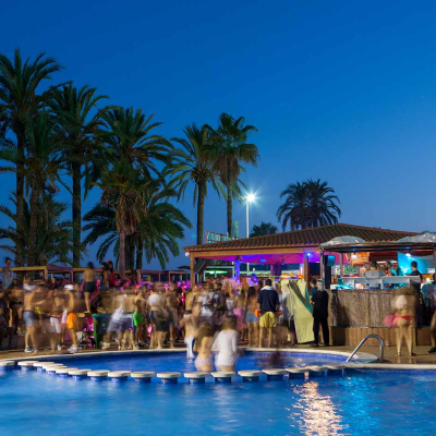 pool-party-complejo-pago-pago-beach-club-2.jpg image 7