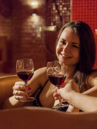 Spa de vin exclusif - 1 heure Prague
