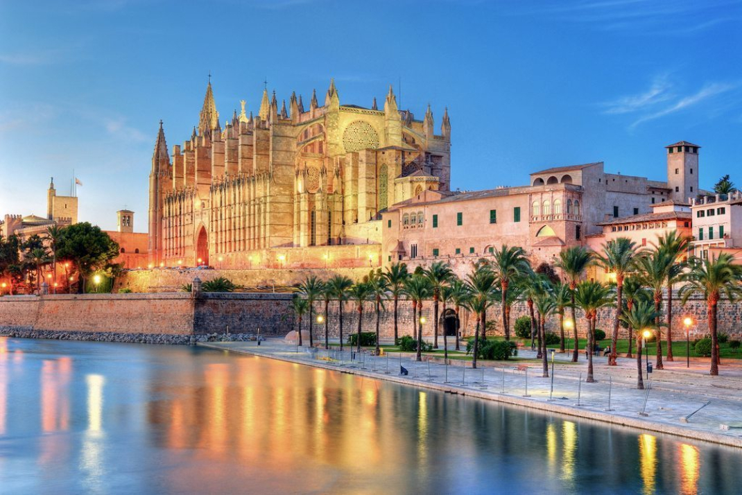 Profitez de Majorque lors d'un enterrement de vie de garçon dans la capitale, Palma.